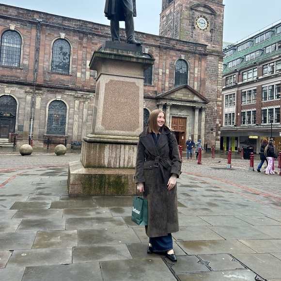 Meet your Posher, Amelia - Picture 1 of 1